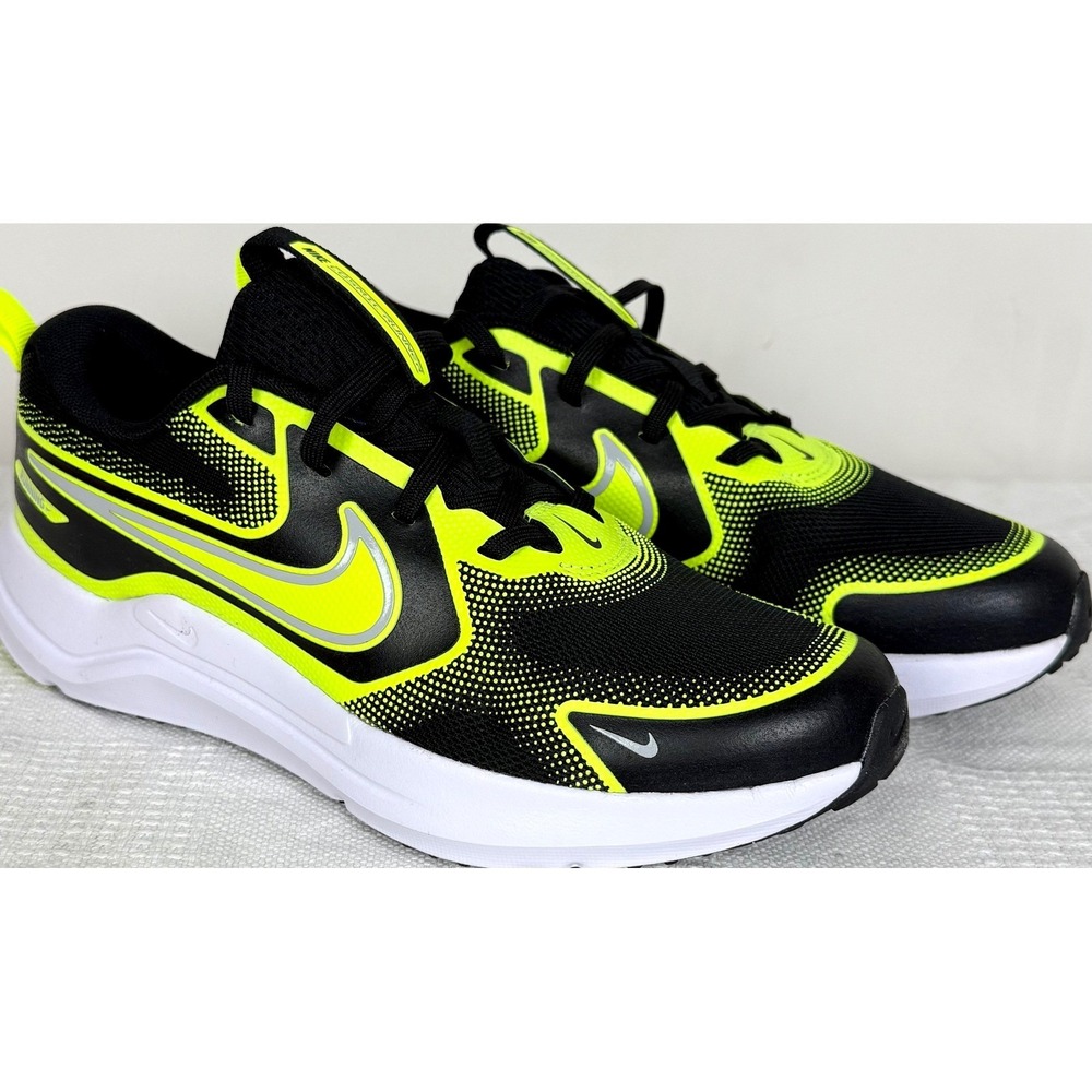 Nike Cosmic Runner GS Youth Size 5Y Black Volt Running Shoes HM4402-005